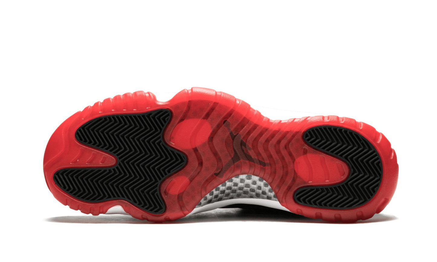 AIR JORDAN XI RETRO
"Bred"